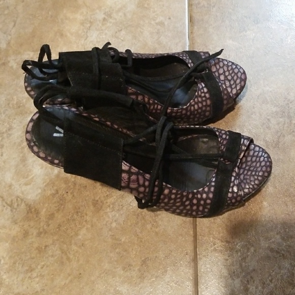 Platform leather sandal tie around ankle - Picture 5 of 6